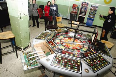 警方昨晚端掉一赌博窝点_武汉社会图片_新闻