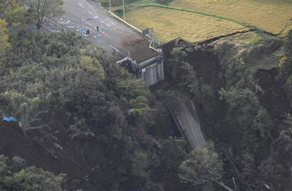 航拍日本九州7.3级地震 山崩地裂