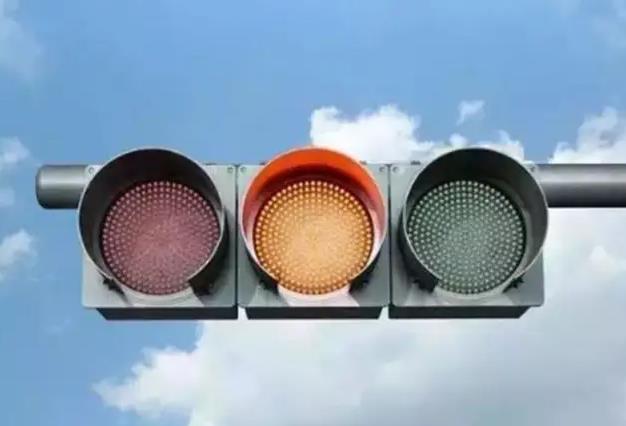 市民建议调整优化多处交通信号灯，交管部门：将试行
