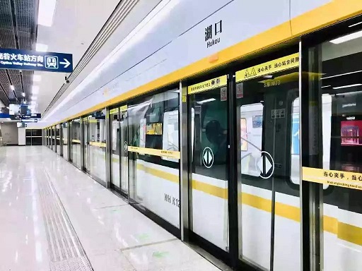 交通：地铁11号线末班车今起延后1小时收班
