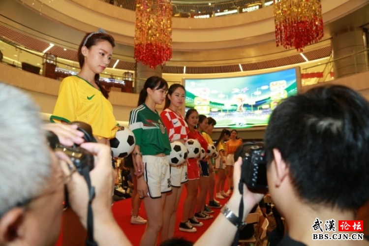 河南人才能救中国足球,很傻很天真_体育广角镜