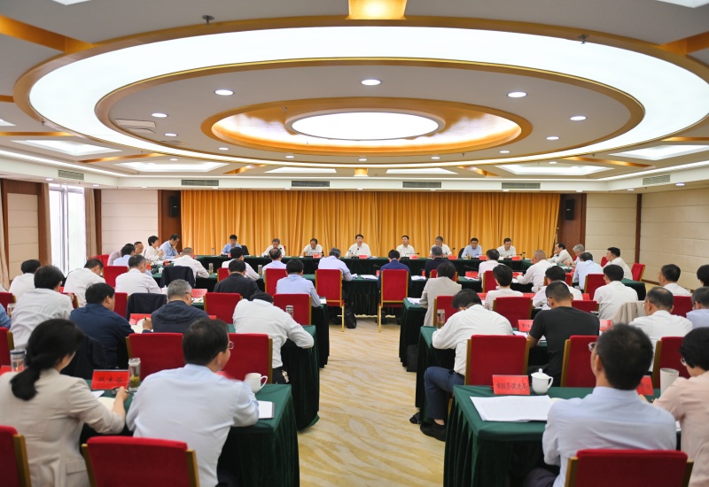 张君毅在全市双招双引“三看三比”
巡回检查总结点评会上强调
加压奋进往前赶
努力实现上半年时间任务“双过半”
周东明章松廖强出席