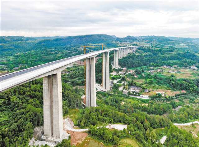 渝湘复线高速公路南川段基本完工