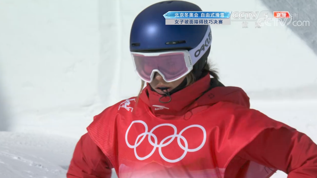 谷爱凌获自由式滑雪女子坡面障碍技巧银牌