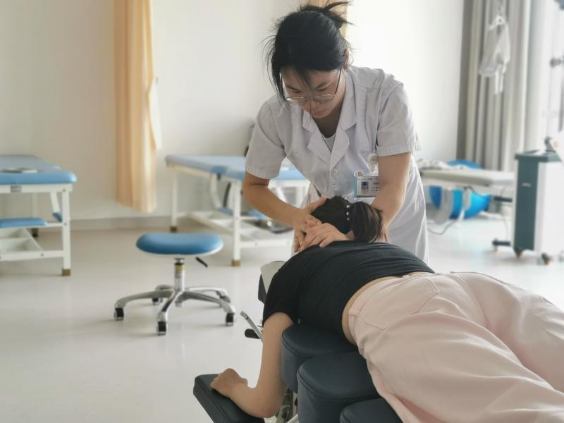 腰酸背痛都可以通过推拿解决吗？专家来答疑