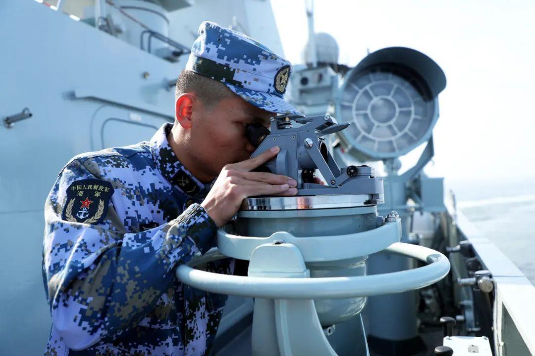 東海某海域東部戰區海軍實兵實彈演練