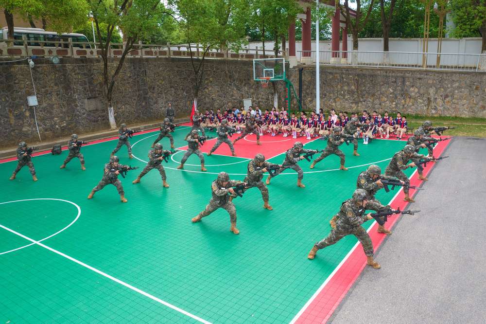 武汉江夏开展 庆六一 红领巾 进军营主题国防教育的活动