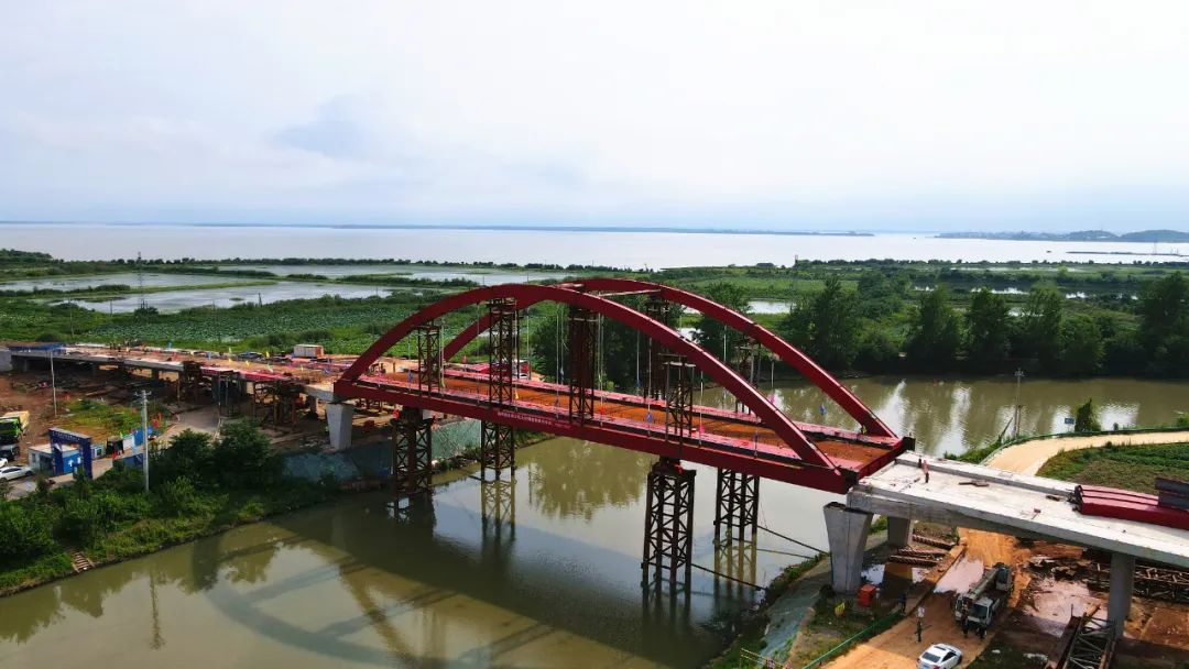 成功合龙鄂州这座大桥将采用梁子湖水做装饰