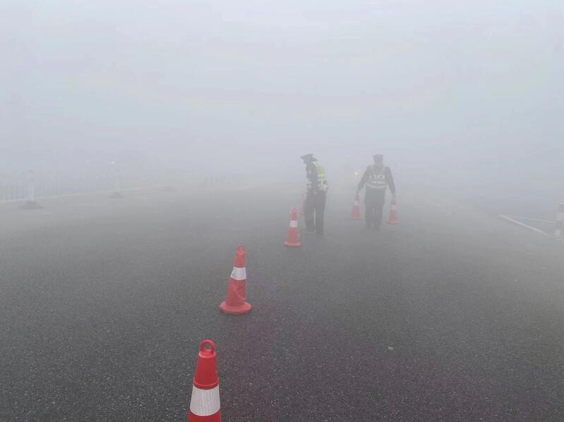 黄石市交巡警提醒：因雾，省内这些高速临时关闭