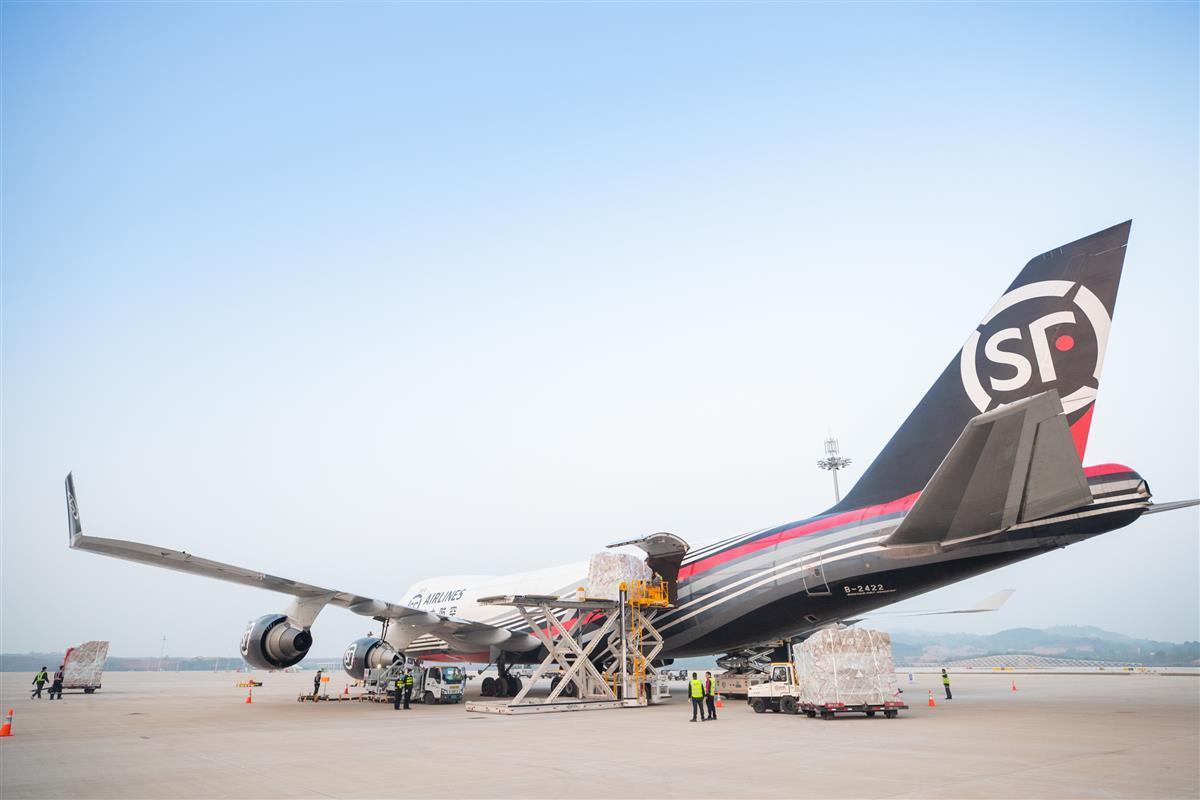 鄂州花湖机场开通首条国际货运航线，从“九省通衢”加速迈向“五洲通衢”