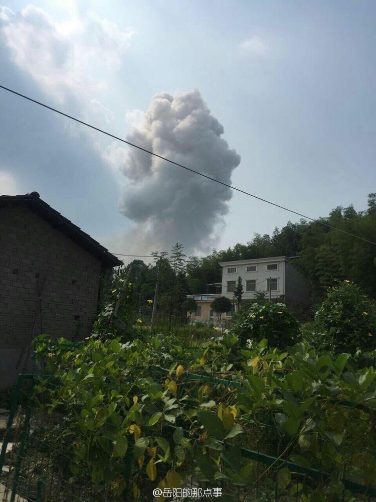 岳阳临湘一鞭炮厂发生爆炸多家居民门窗被震碎