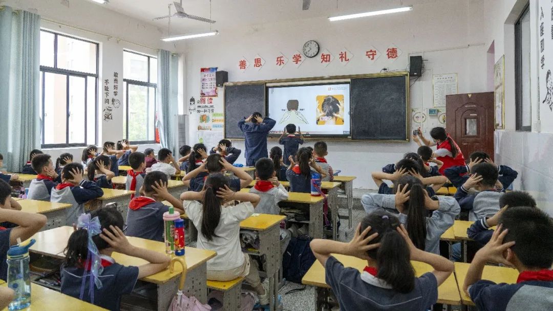 咸宁市实验外国语学校图片