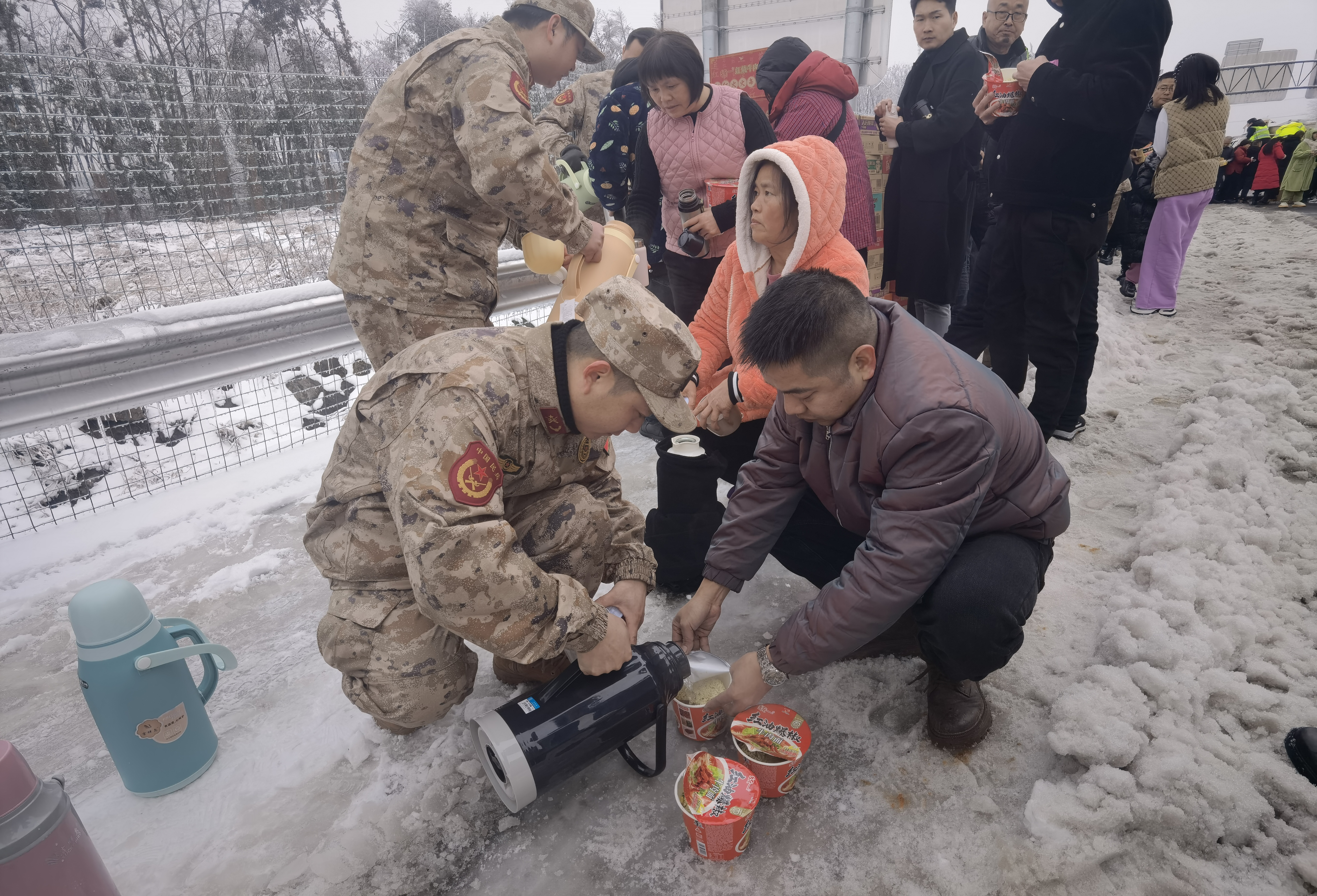 民兵冬季服装图片