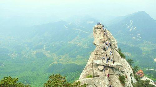 麻城龜峰山景區500遊客滯留當晚9點才全部下山