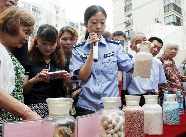 海洛因冰毒怎么区分武汉民警带7种毒品实物到社区