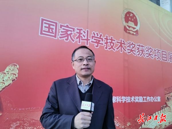 李亮医生新冠图片