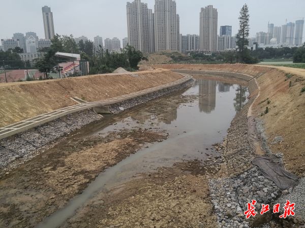 河道拓宽雨污分流湖溪河水岸同治两年结束纳污