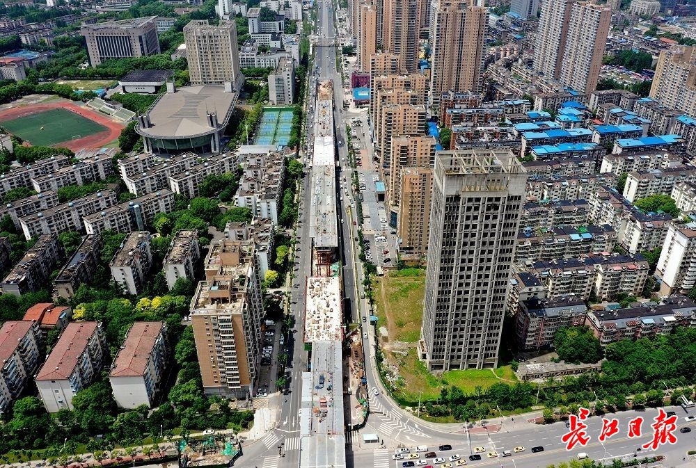 这条快速路预计6月底通车将进一步缓解武昌城区交通压力