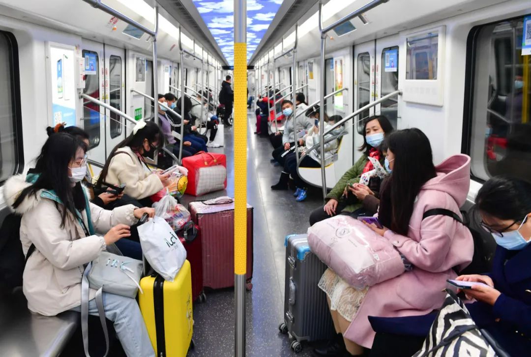 武汉地铁内部图片