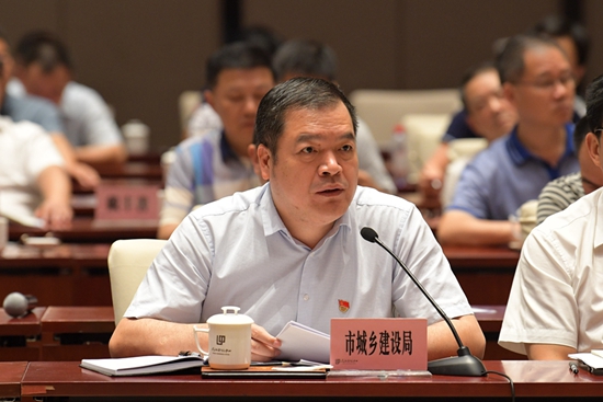 武汉市第十四届人大常委会第二十三次会议专题询问实施城市精细化