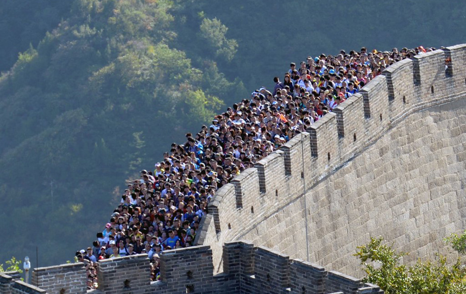 人山人海的伤感图片图片