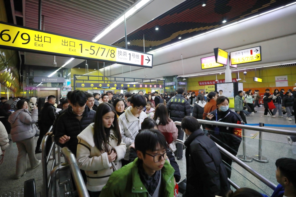 昨年最终一天重庆中央城区大众交通客流8067万人次 轨道交通