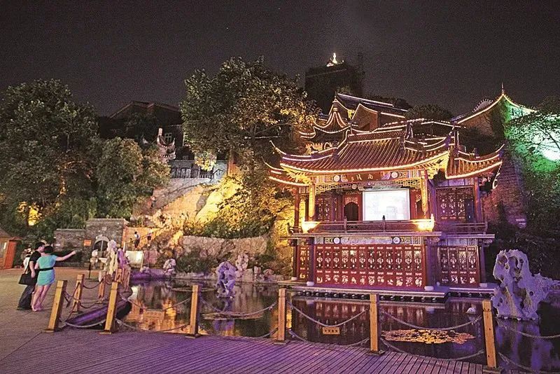 南津关古镇夜景图片